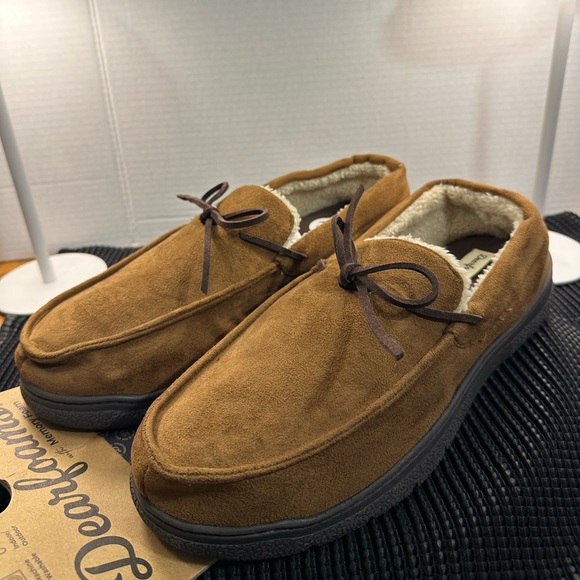 🆕Dearfoams Men’s Slippers - Picture 1 of 11